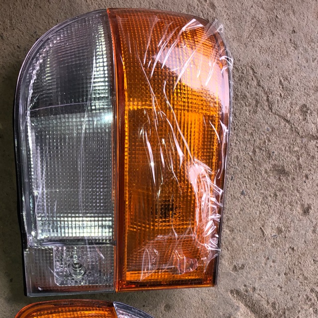 Đèn xi nhan Huyền Đai 125 tấn cho xe ô tô