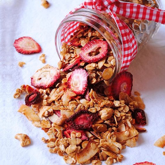 [HCM]granola dâu tây mix hạt 500gr