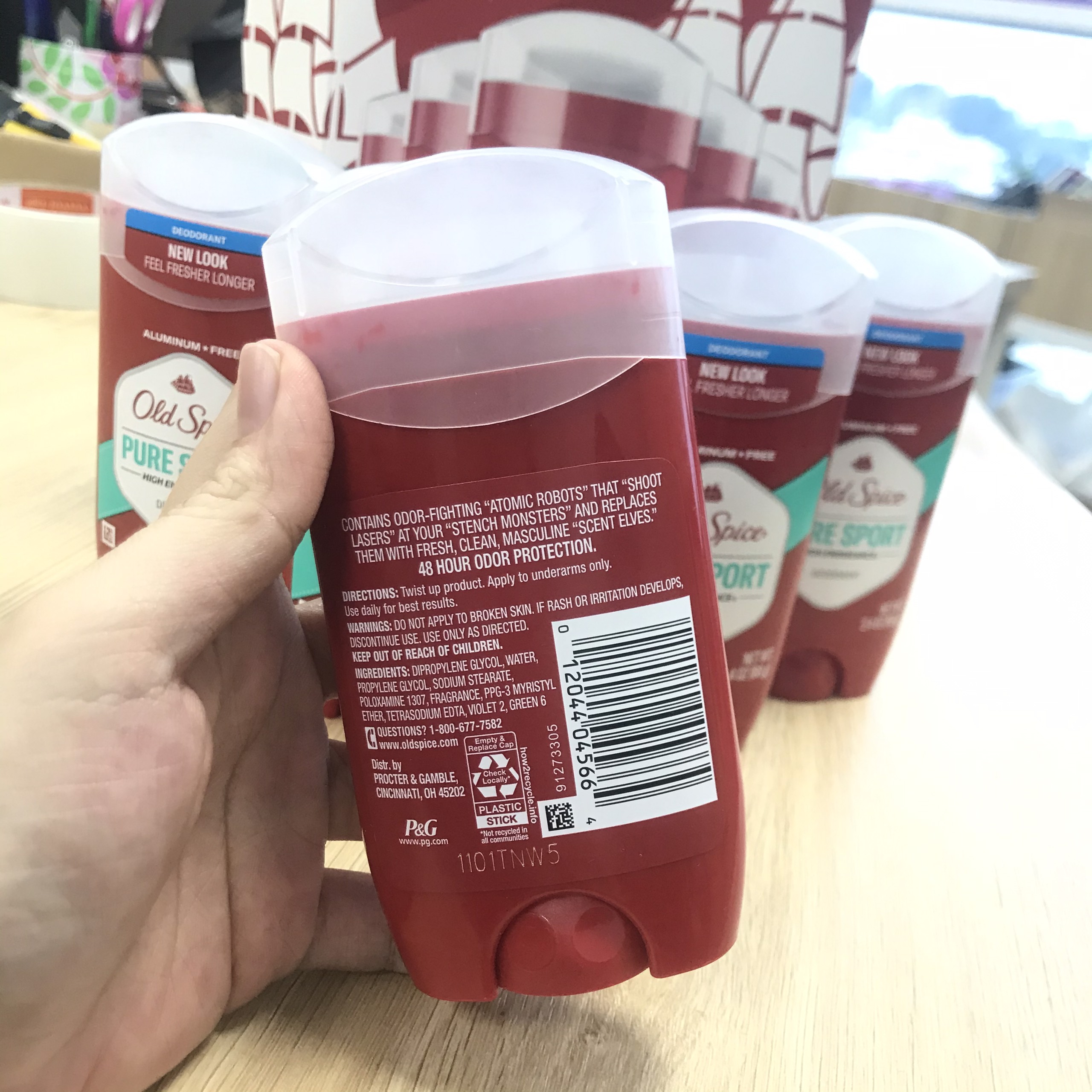 Sáp lăn nách nam Old Spice - lăn khử mùi cánh buồm đỏ