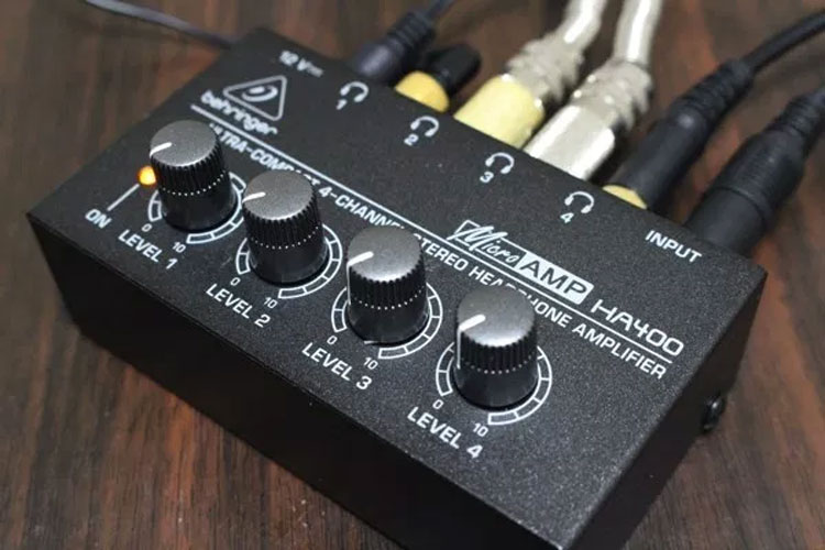 Behringer HA400 - Bộ Cổng Chia Tai Nghe Cao Cấp Cho Studio
