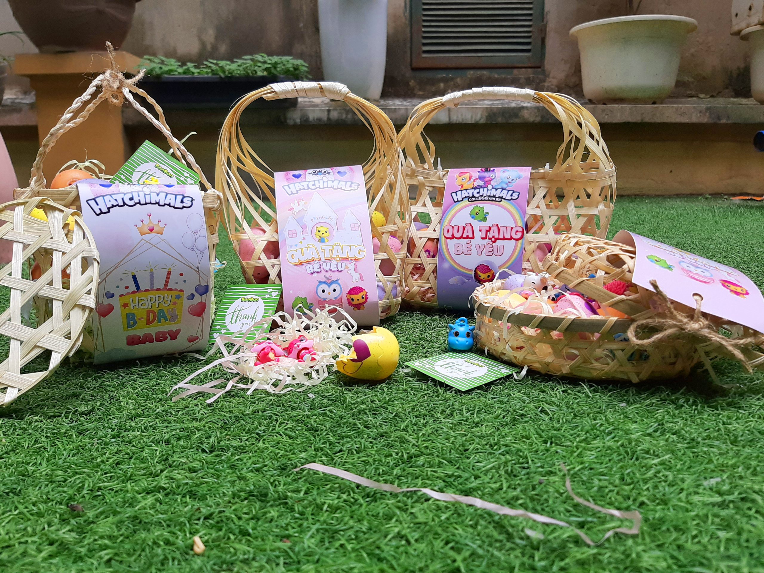 Trứng Hatchimals (đựng giỏ tre làm quà tặng bé) - giỏ 15 trứng không trùng mẫu thú