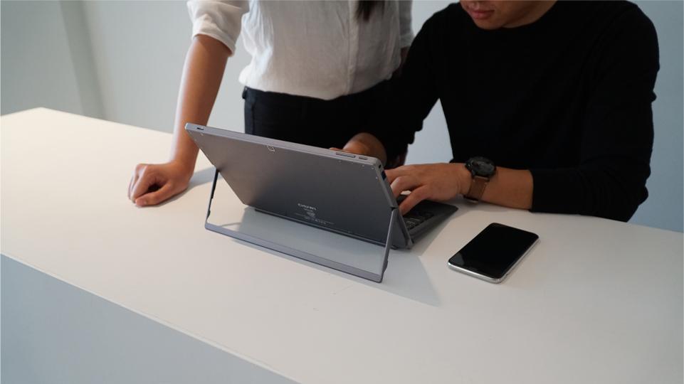Tablet 2 in 1 Chuwi Ubook (Chip N4100/8G/256GSSD) + Tặng 1 dock bàn phím