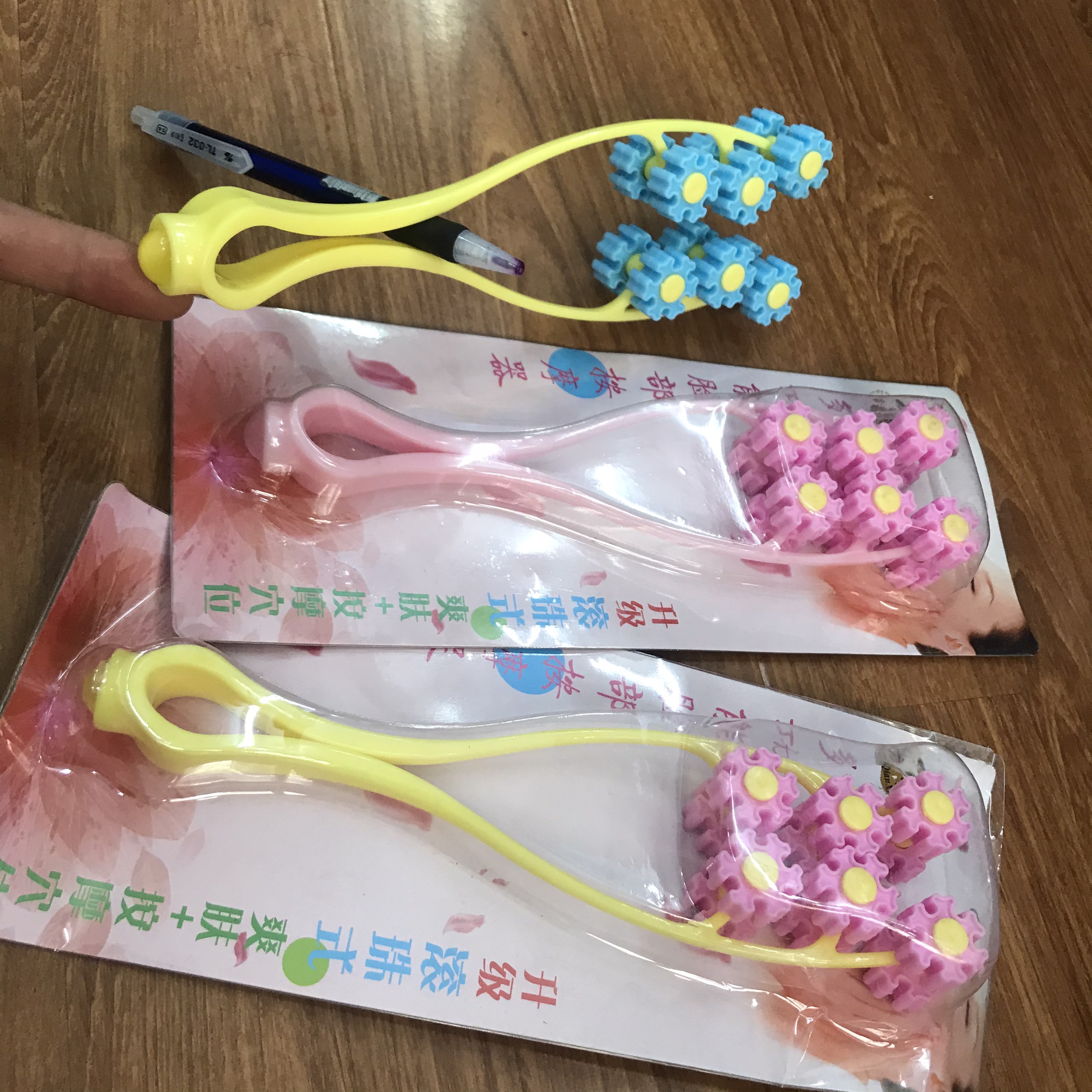 Cây massage thon mặt Vline HÌNH BÔNG HOA