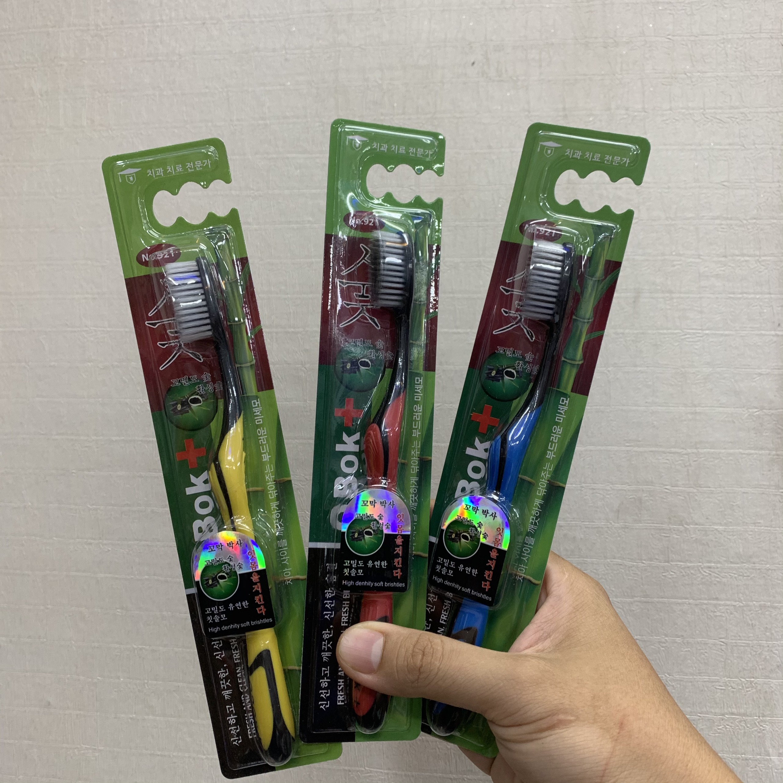 Combo 10 bàn chải than tre Obok Hàn Quốc