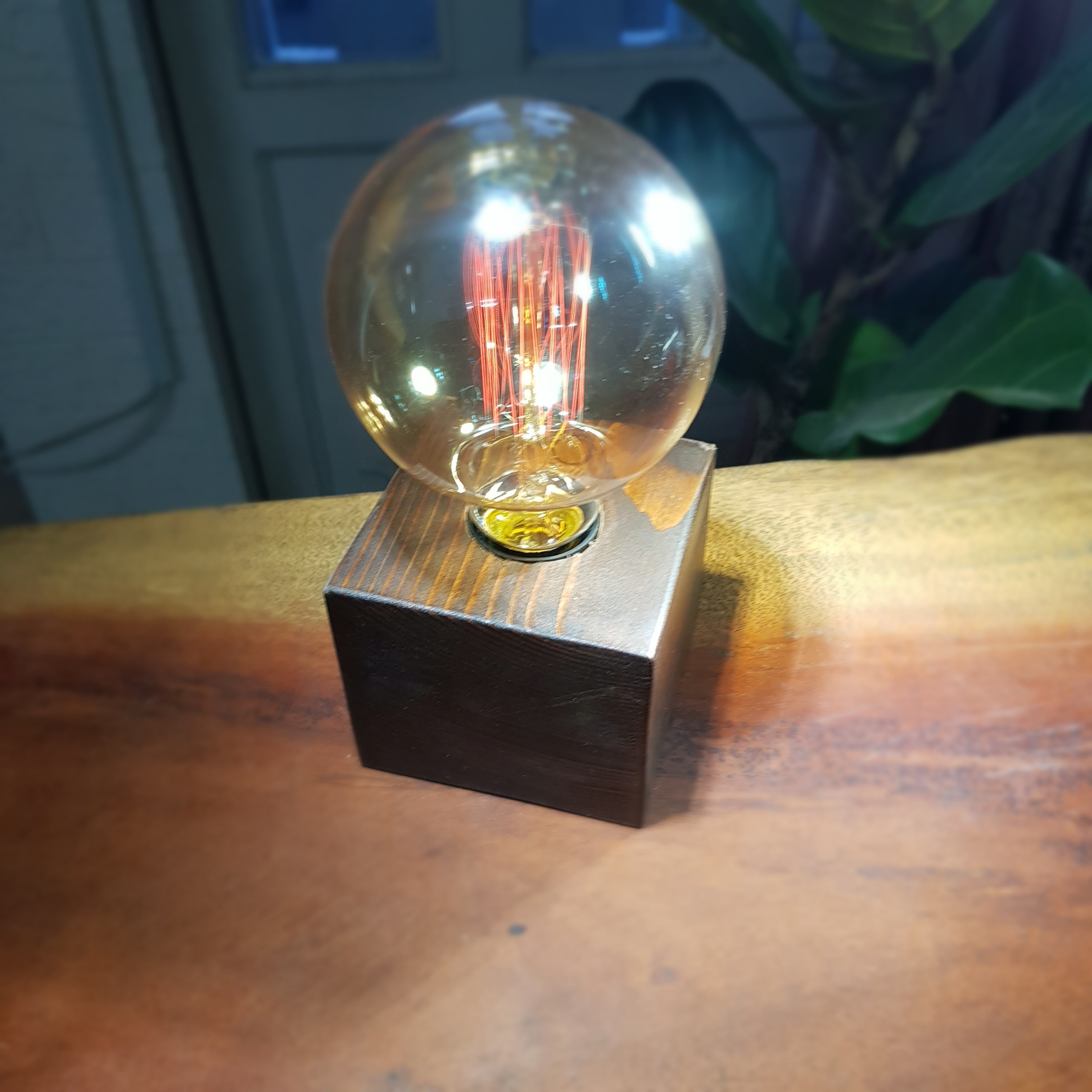 ĐÈN TRANG TRÍ EDISON RETRO CUBE SLEEK