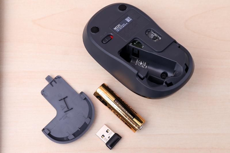 Chuột không dây Logitech Silent M220 Đen