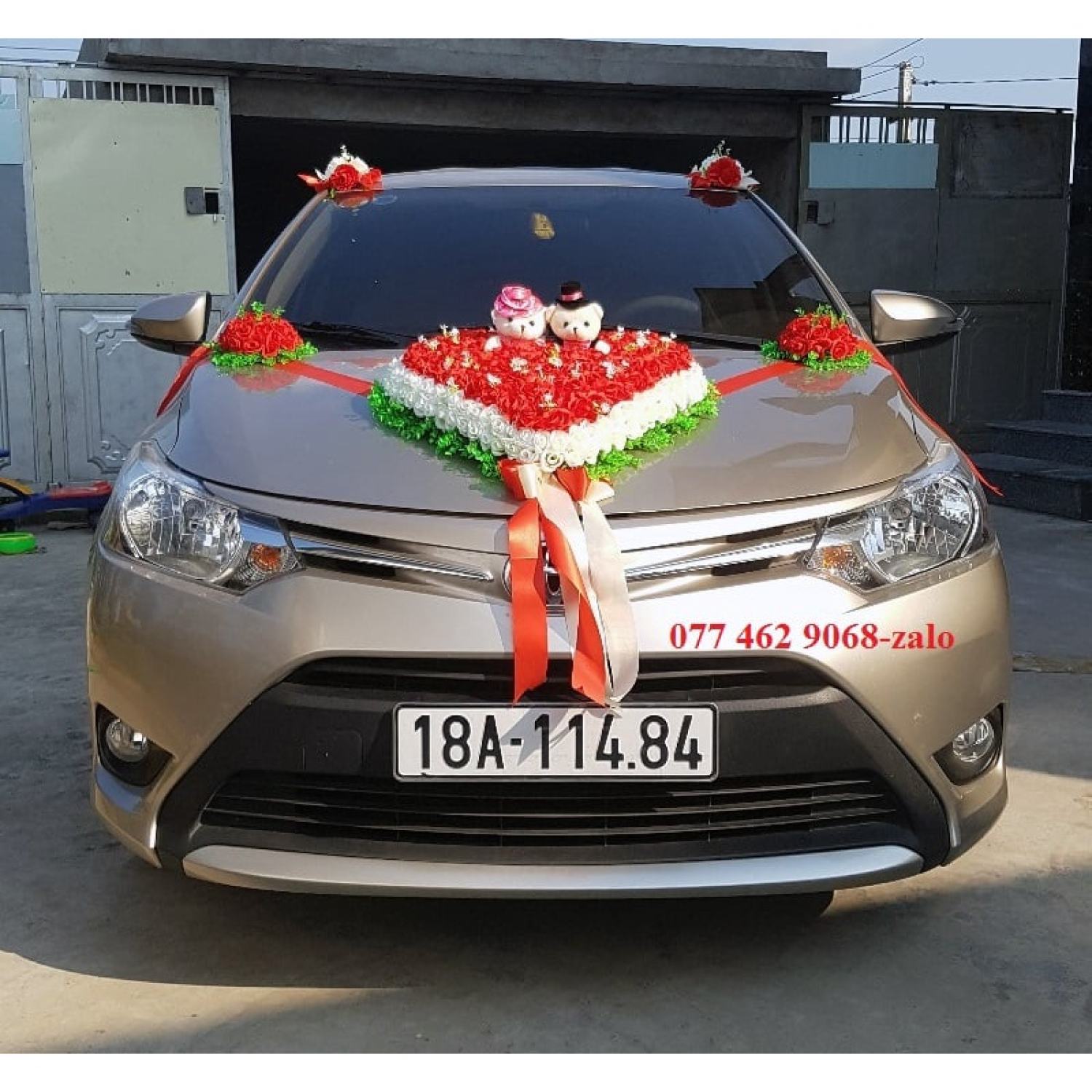 hoa trang trí xe cưới