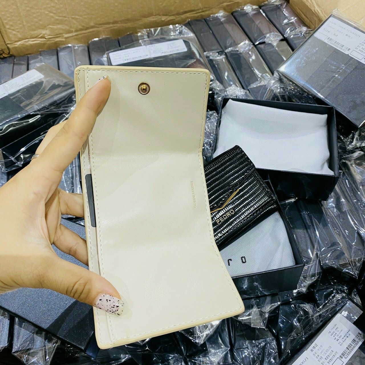 [HCM]Ví đựng tiền Pedro PW4-16500021