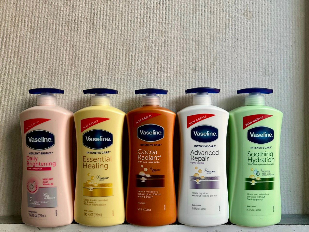 Dưỡng Thể Cấp Ẩm Vaseline 725ml - Trắng