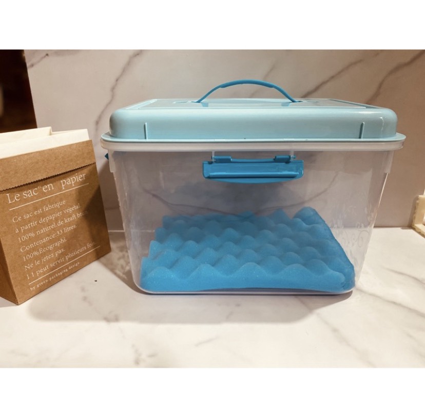 Hộp chống ẩm máy ảnh 10 lít +quà tặng