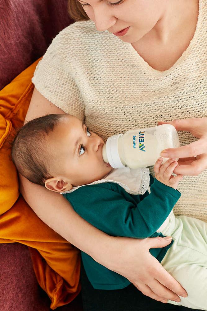 Bình sữa thiết kế cổ điển Philips Avent Classic 260ml - Núm số 2