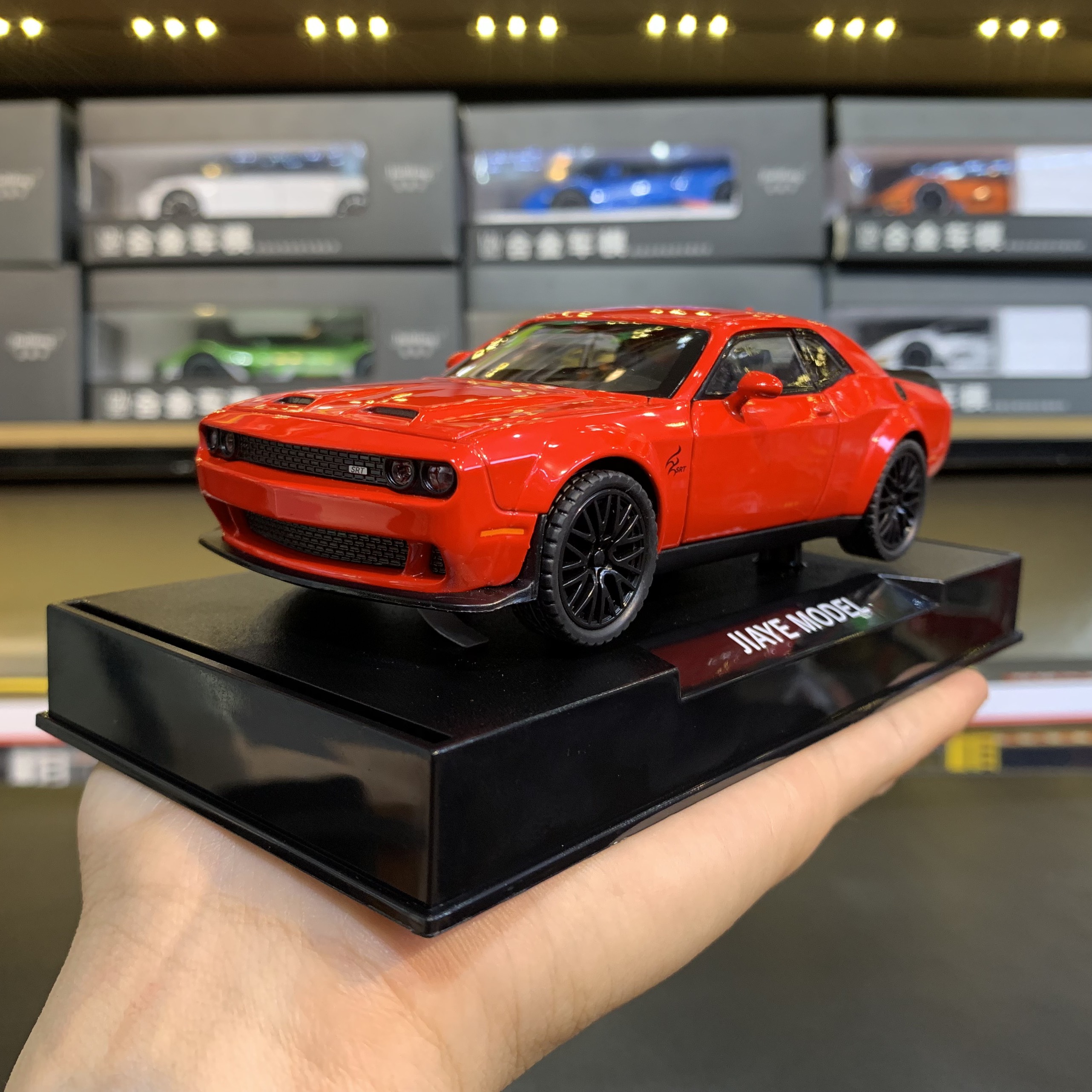 Mô hình xe Dodge Challenger SRT Hellcat 2023 tỉ lệ 1:32 Double Horses