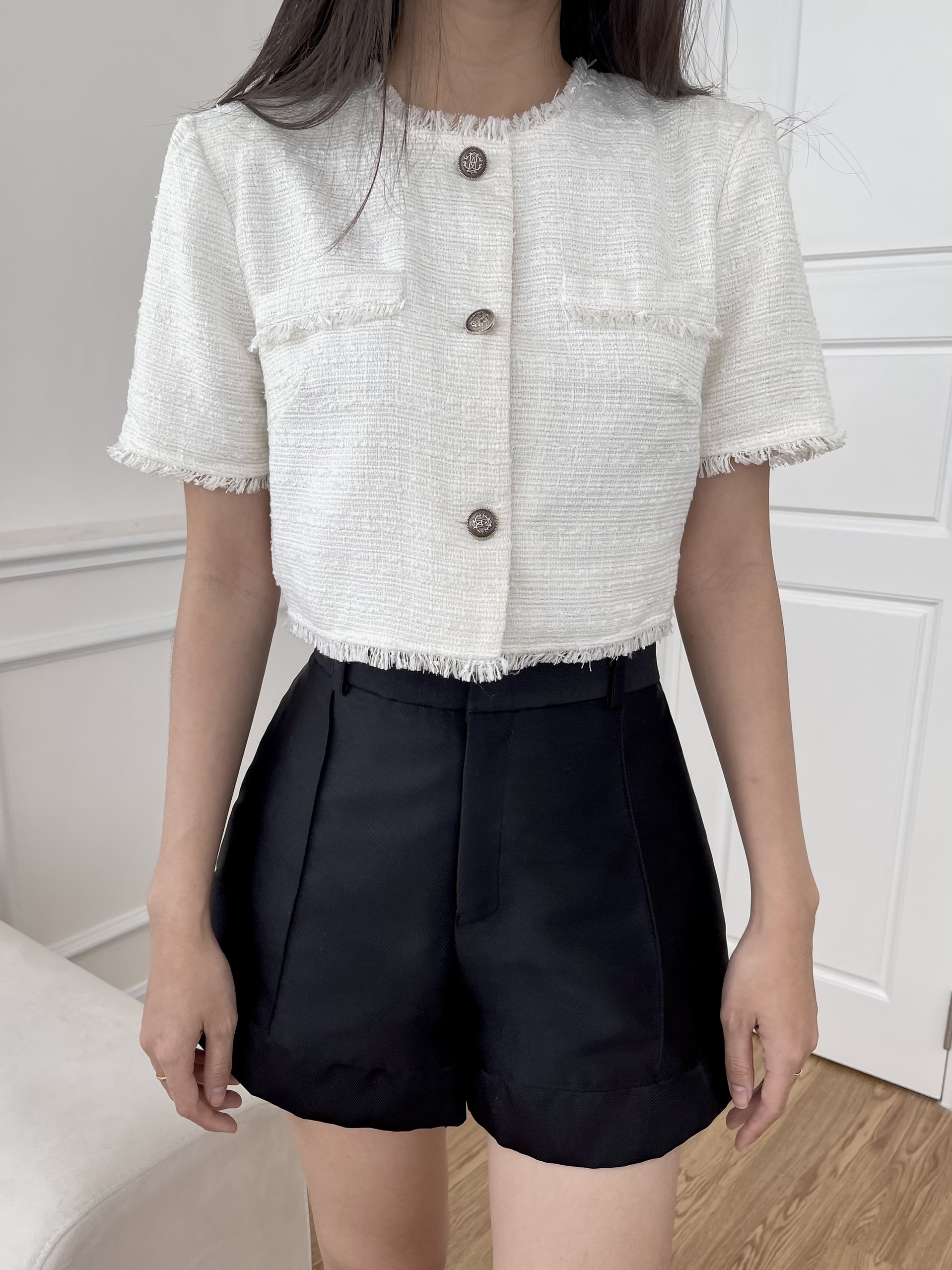 Quần Short Lưng Cao Tafta Màu Trắng - HOO DESIGN