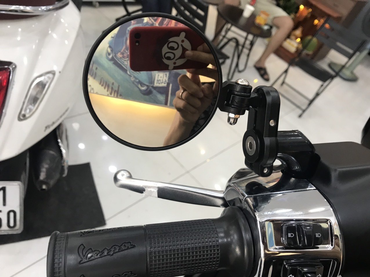 KÍNH CHIẾU HẬU XE VESPA