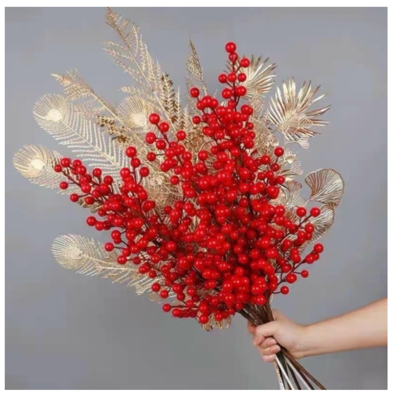 Cành Lá Dẻ quạt, Cành Hoa Cọ, Cành Lá Cọ, Tai Chuột, Đuôi Công, Dương Xỉ nhũ vàng cao cấp mix với Đào Đông Đỏ trái to nhiều trái, cắm điểm siêu đẹp