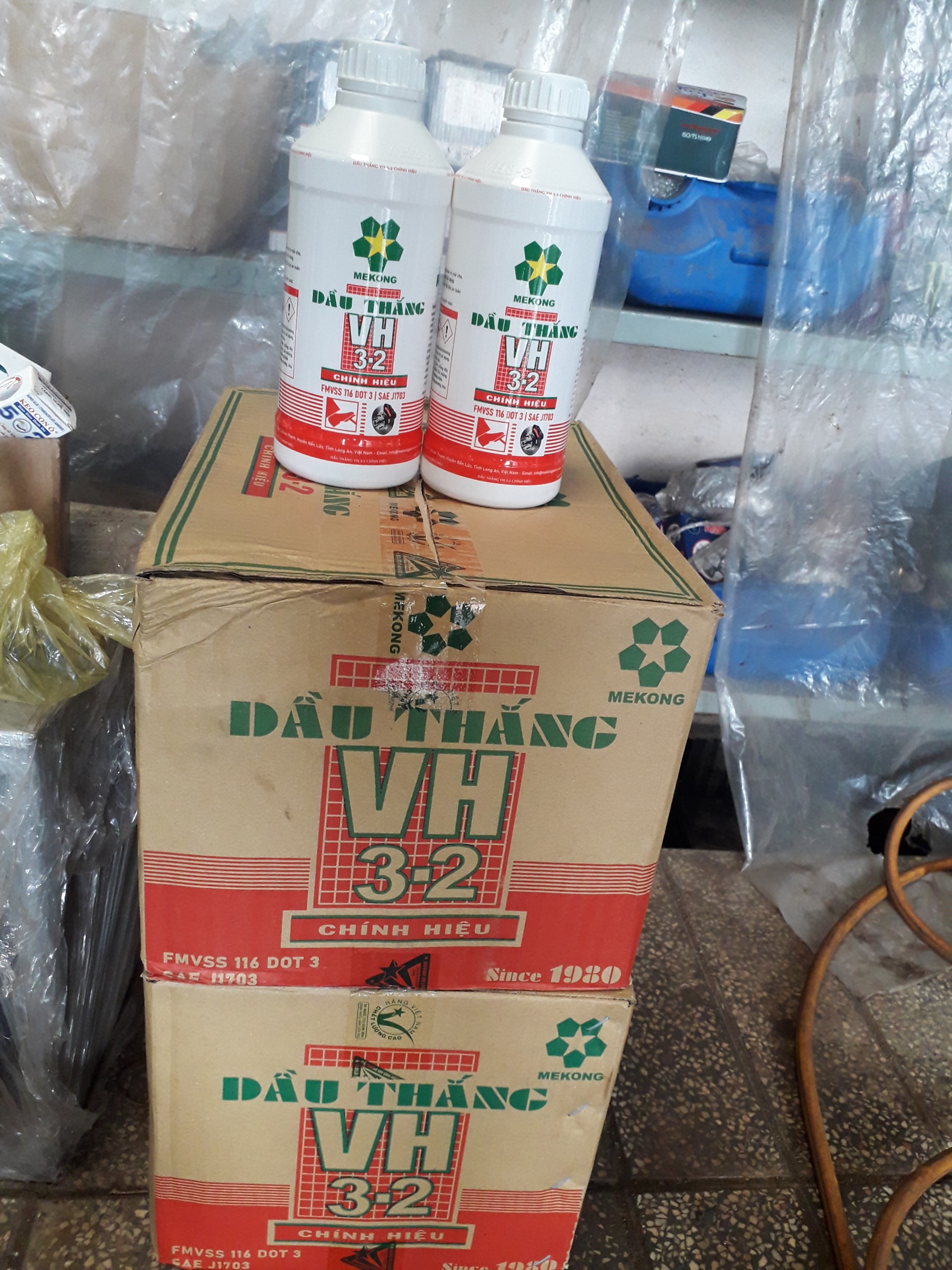 Dầu thắng VH 3-2 chính hiệu (chai 830 ml)