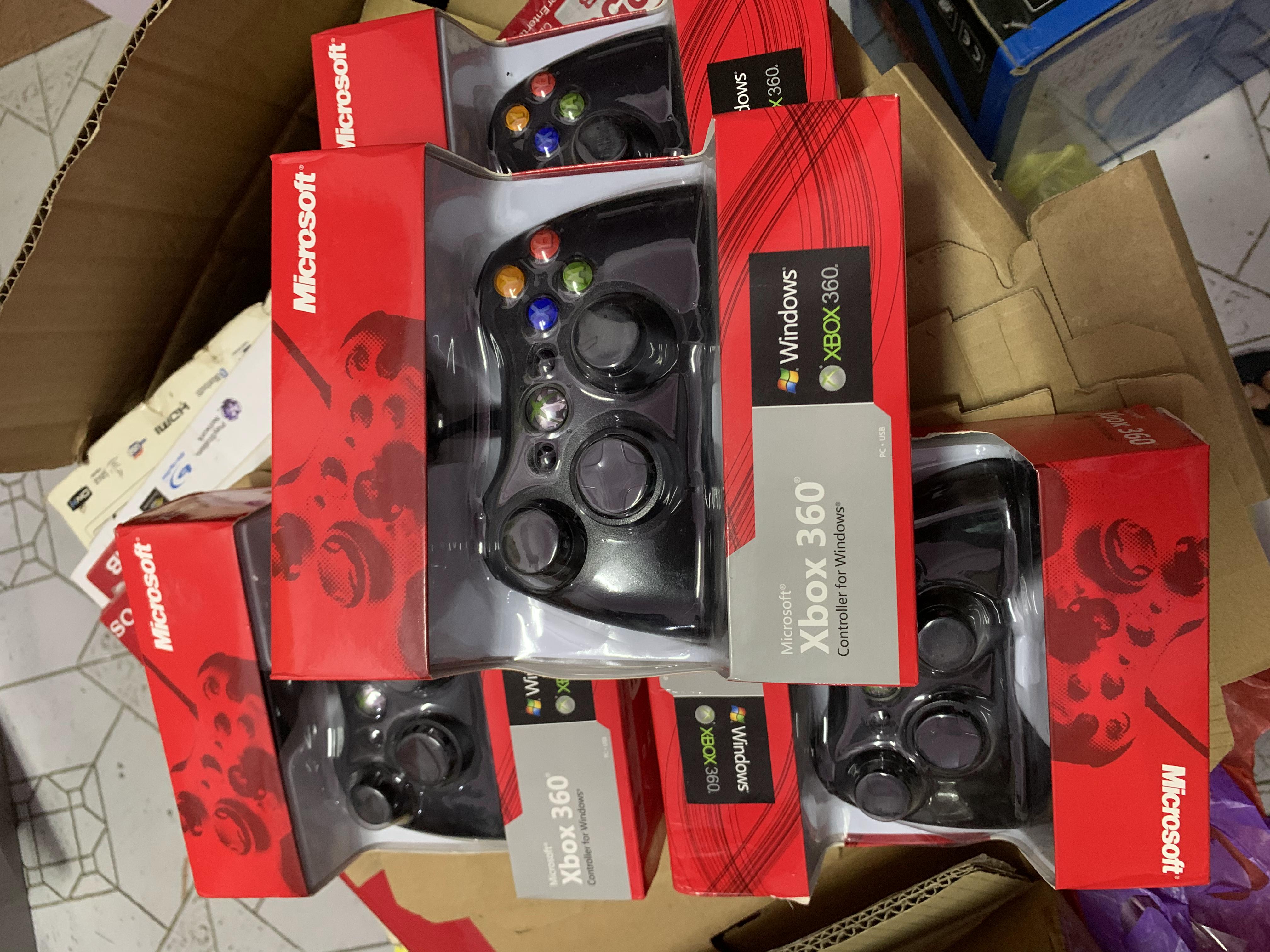 Tay cầm có dây Xbox 360 Đen dùng cho PC