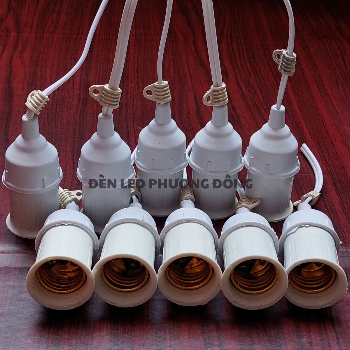 Đuôi Đèn Kín Nước E27 Cao Cấp Màu Trắng và Đen [ Có móc treo ]