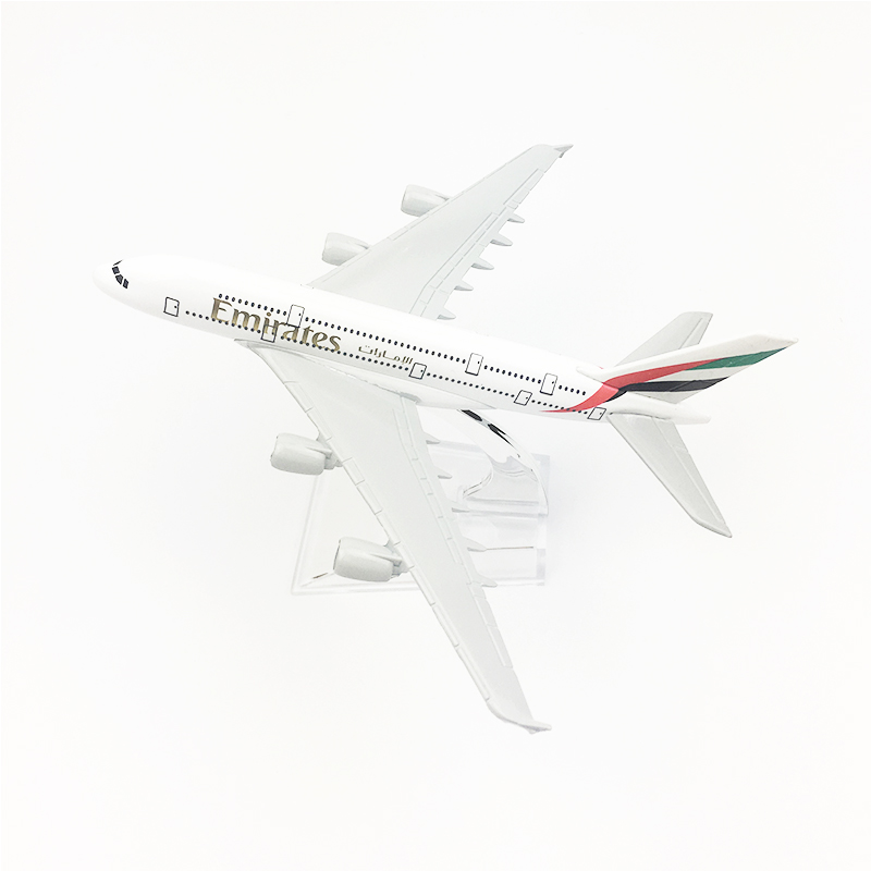 Mô hình máy bay Emirates 16cm + đế trưng bày