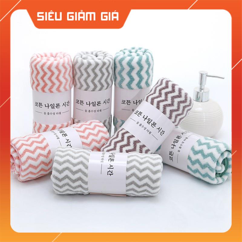 Khăn Lau Mặt Lông Cừu Siêu Mịn Kích Thước 30x50cm (Giao màu ngẫu nhiên)