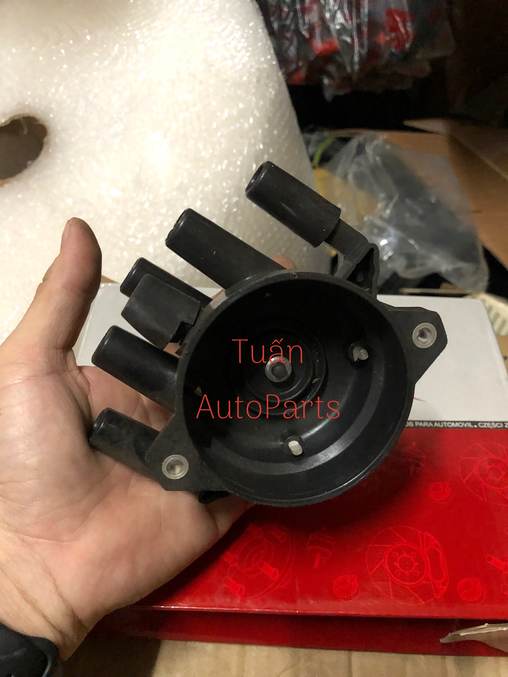 NẮP DELCO ( NẮP CHIA ĐIỆN) MITSUBISHI JOLIE BÉC