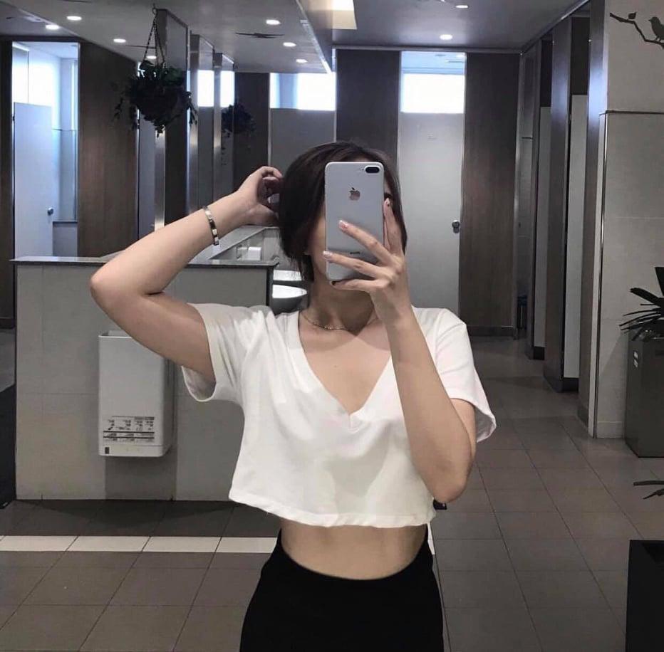 Áo thun croptop form rộng cổ v cực hot ttkx0245