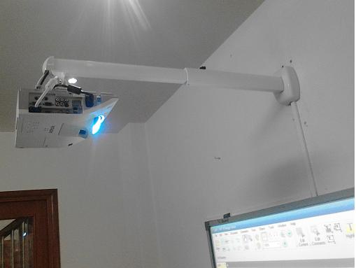 Khung Treo Máy Chiếu Đa Năng VTS600