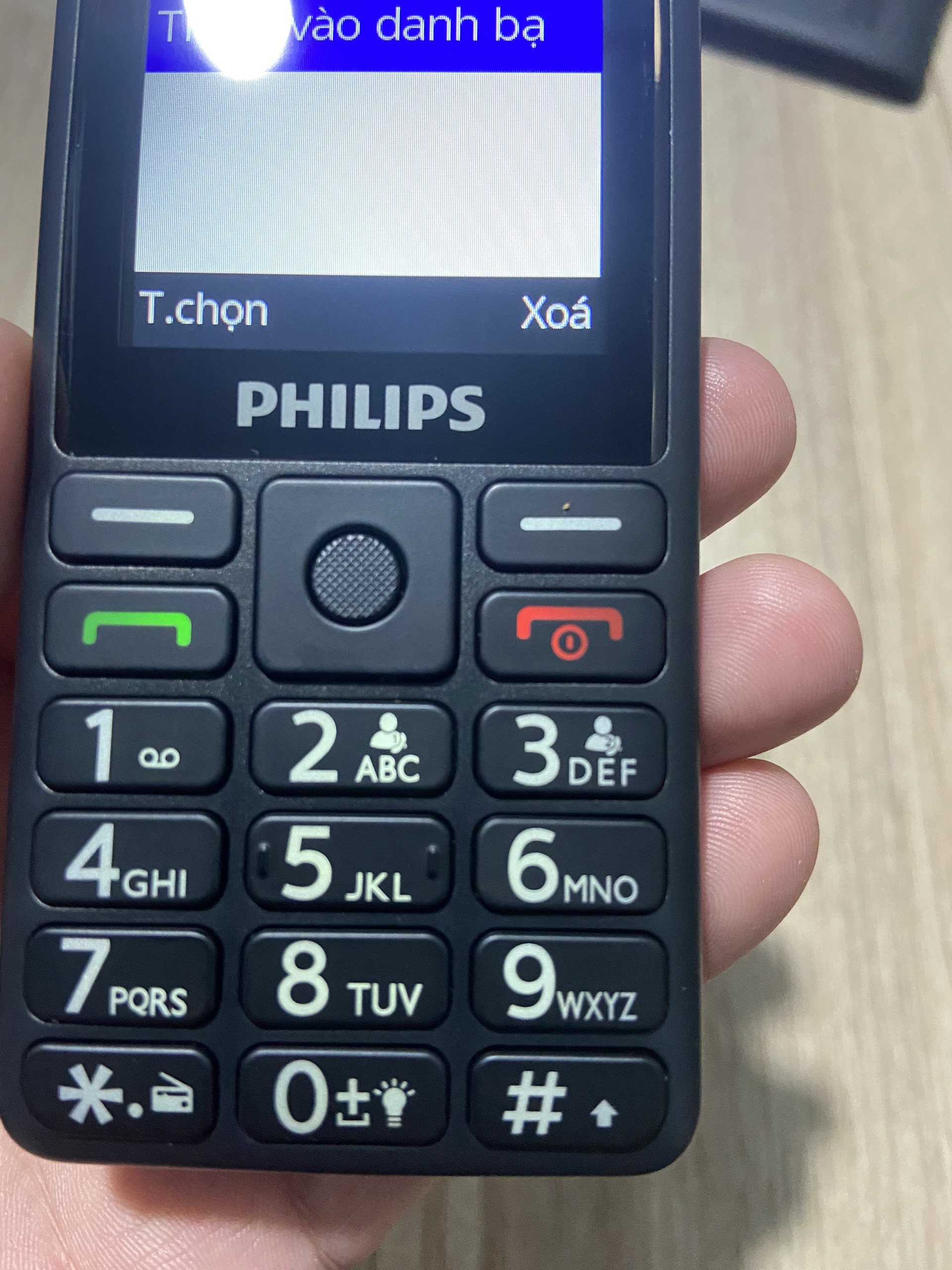 Điện thoại Philips E506 Xenium ( Bảo hành 12 tháng)
