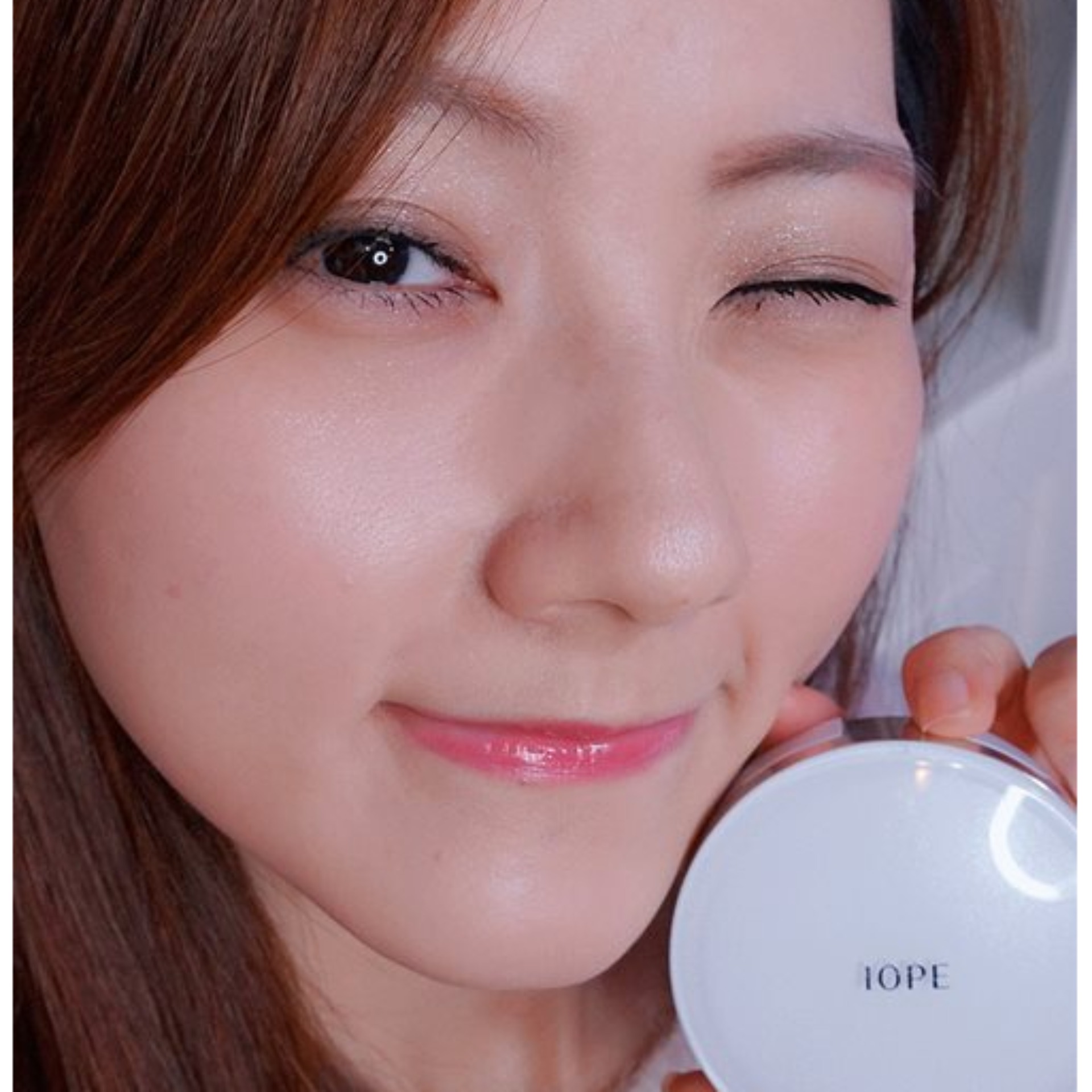 PHẤN NƯỚC IOPE TẶNG KÈM LÕI SƠ CUA