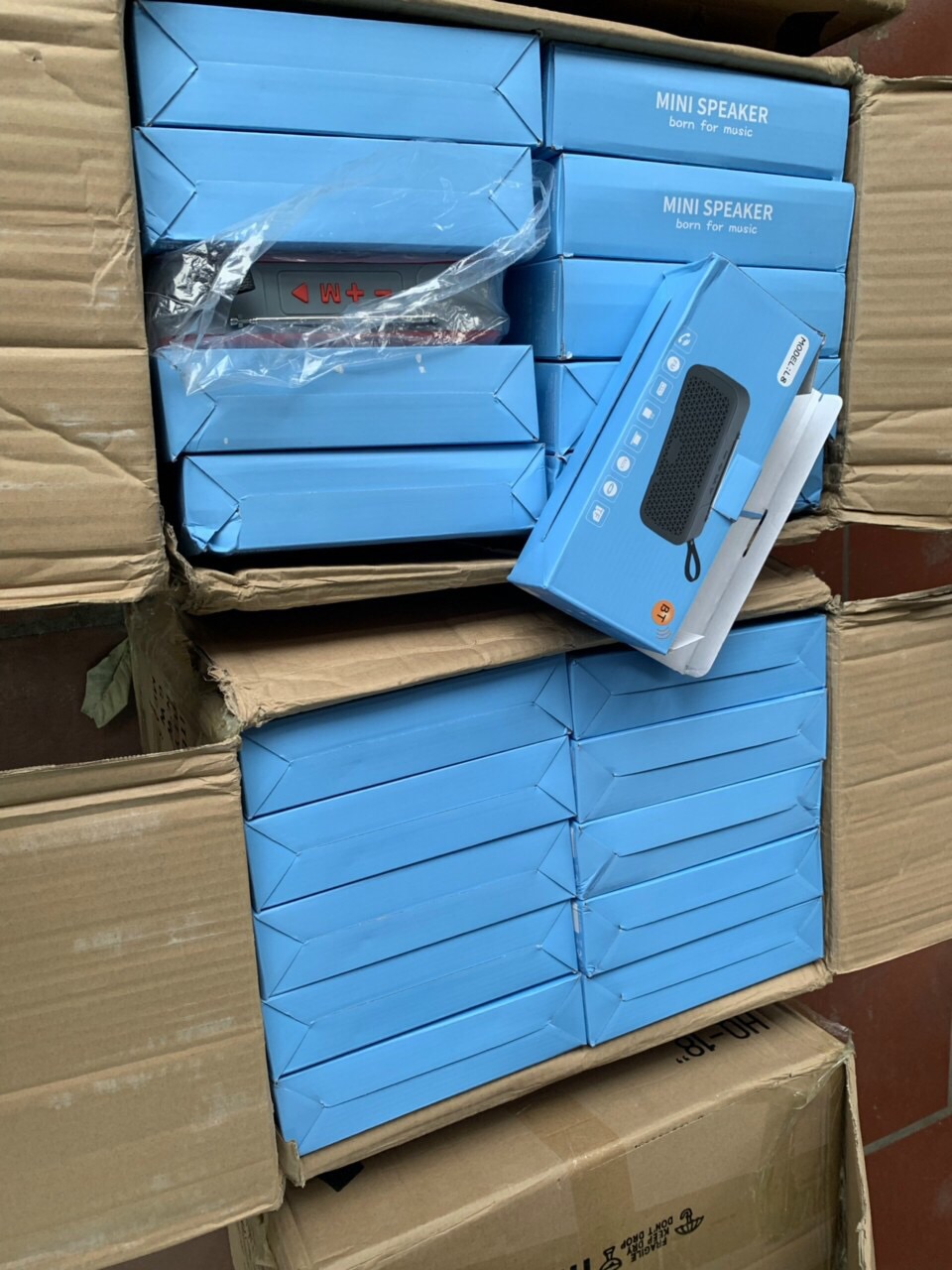 Loa Blutooth Không dây Mini Cầm tay Beetek L8