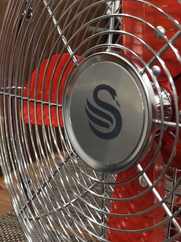 Quạt Để Bàn SWAN SFA12620RN màu đỏ
