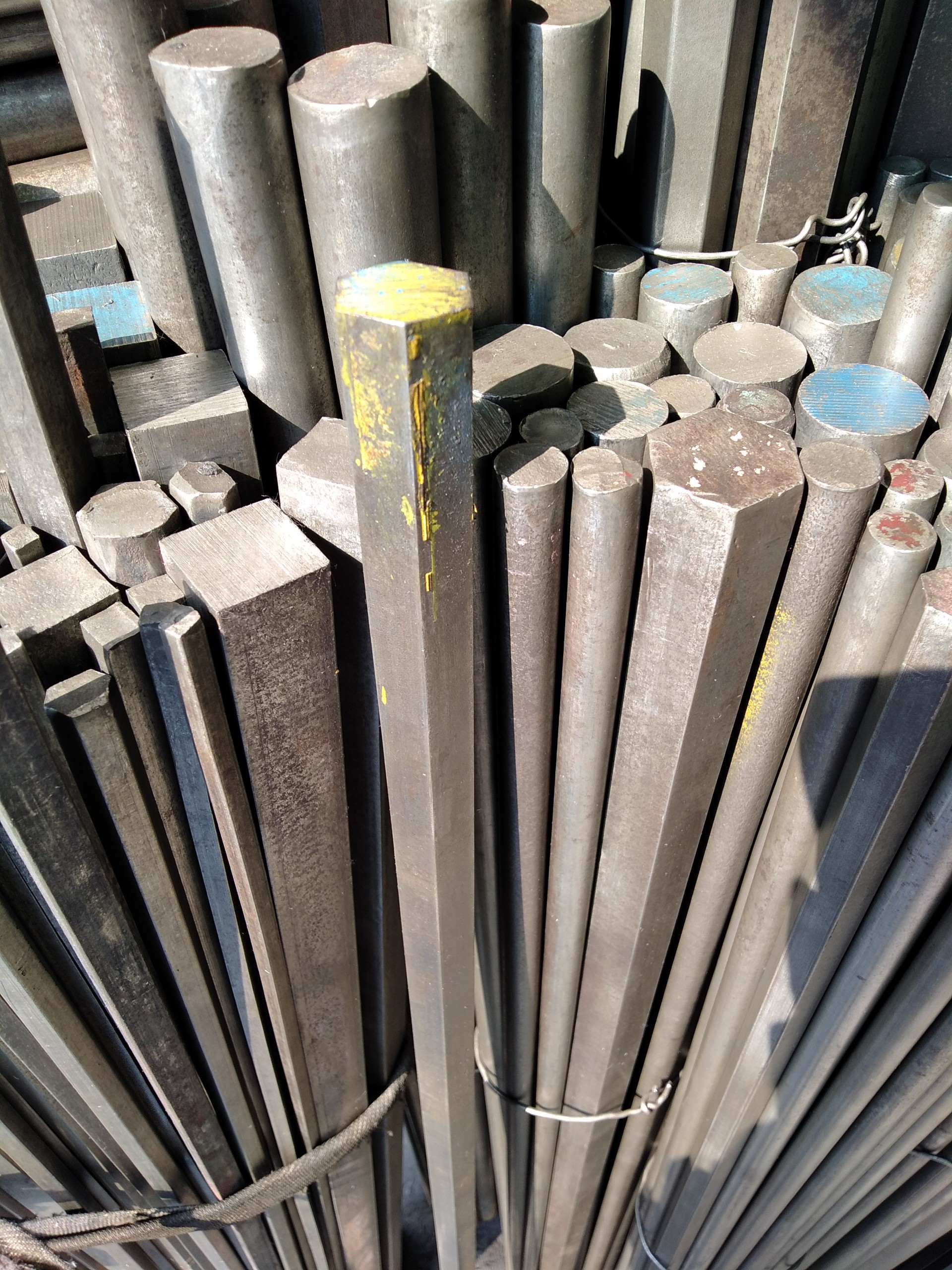 Thanh sắt vuông đặc kích thước 25x25mm độ dài từ 300 đến 1000mm (2525)