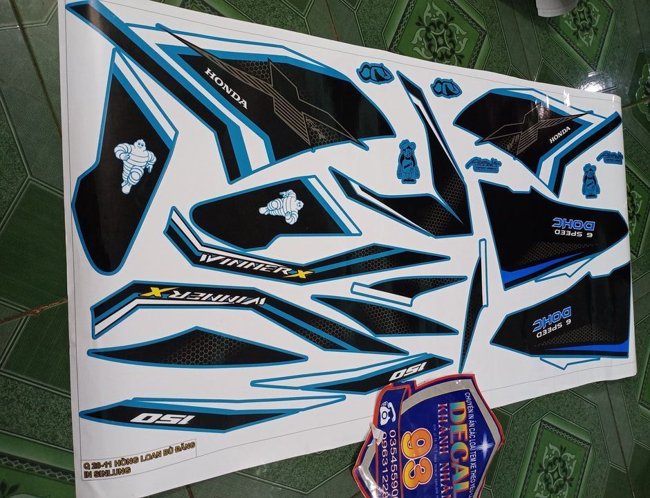 tem rời  winner X đen xe xanh