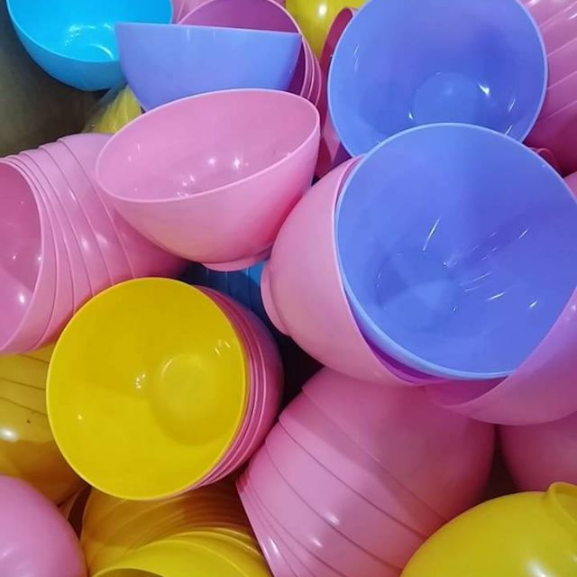 Bát nhựa dẻo trộn mặt nạ
