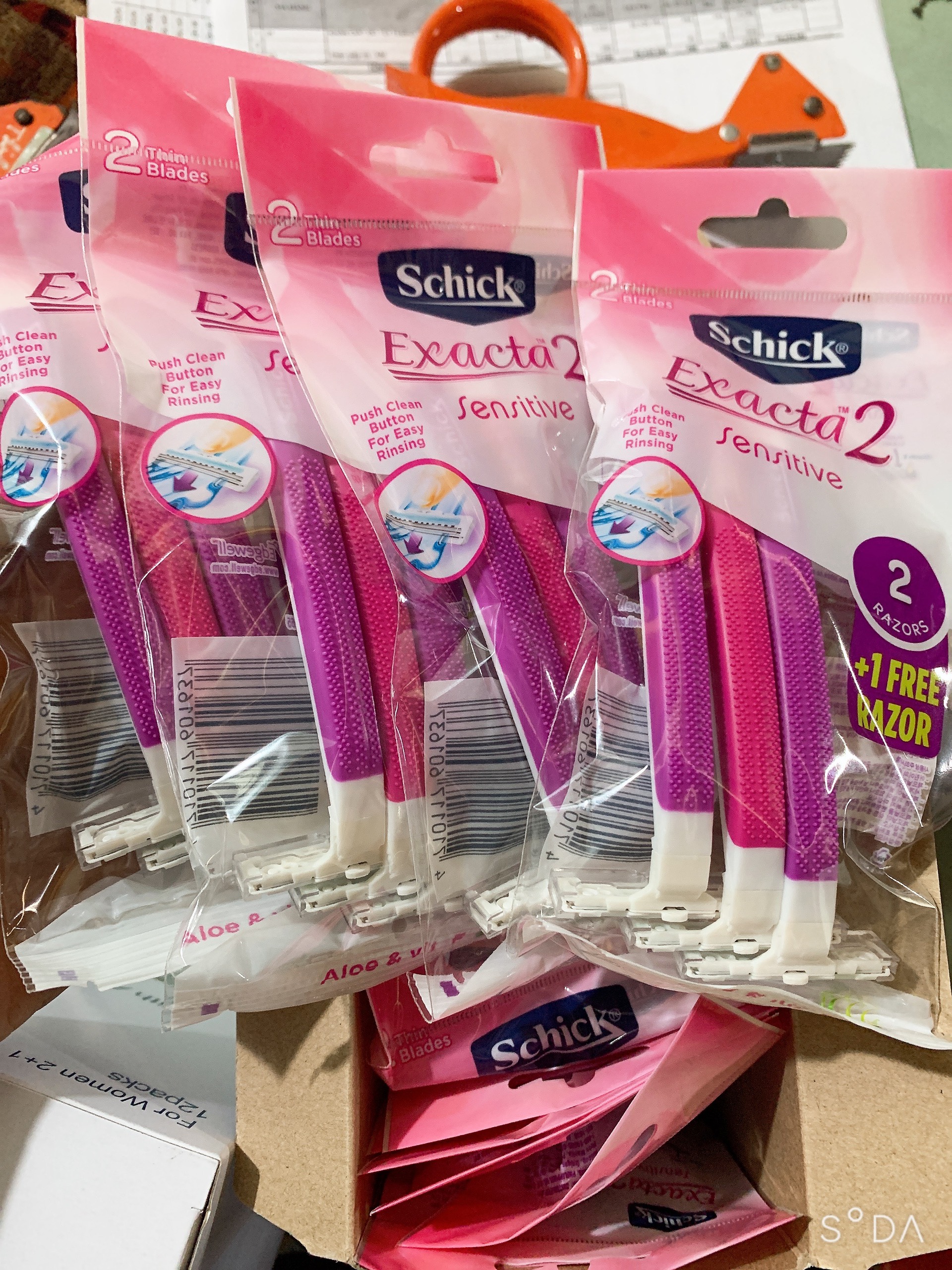 Combo of 5 Schick Women's Razor Covers (2+1) Dksh
