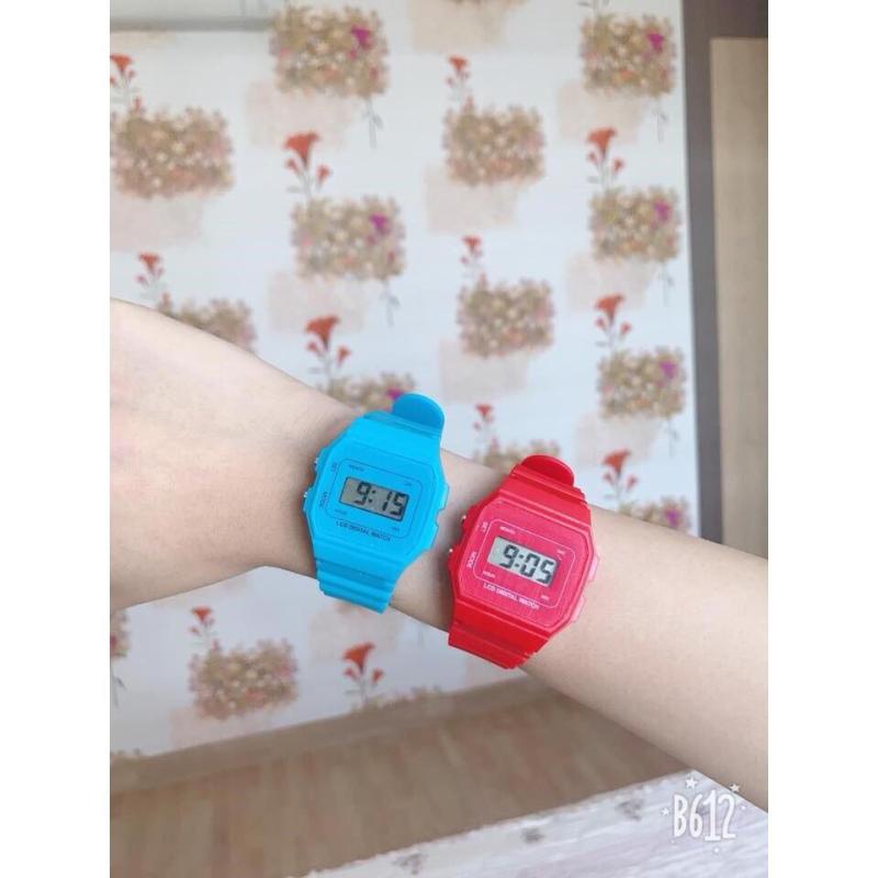 Nơi bán Đồng hồ điện tử dây cao su Unisex đa sắc màu đẹp mắt dây cao su chống nước, HOT2019