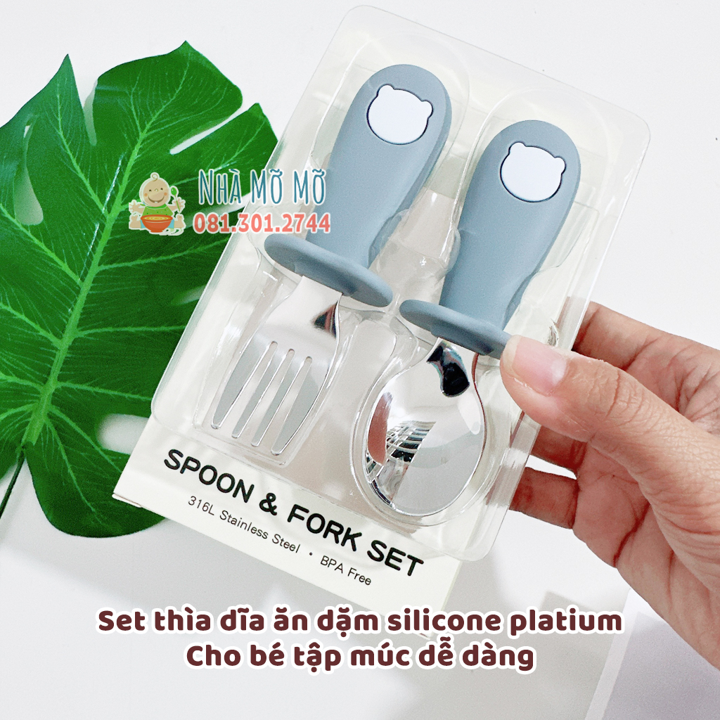 Set thìa nĩa gấu Hàn Tay cầm silicon Spoon & Fork Set Muỗng cán ngắn cho bé tập múc dễ dàng Nhà Mỡ