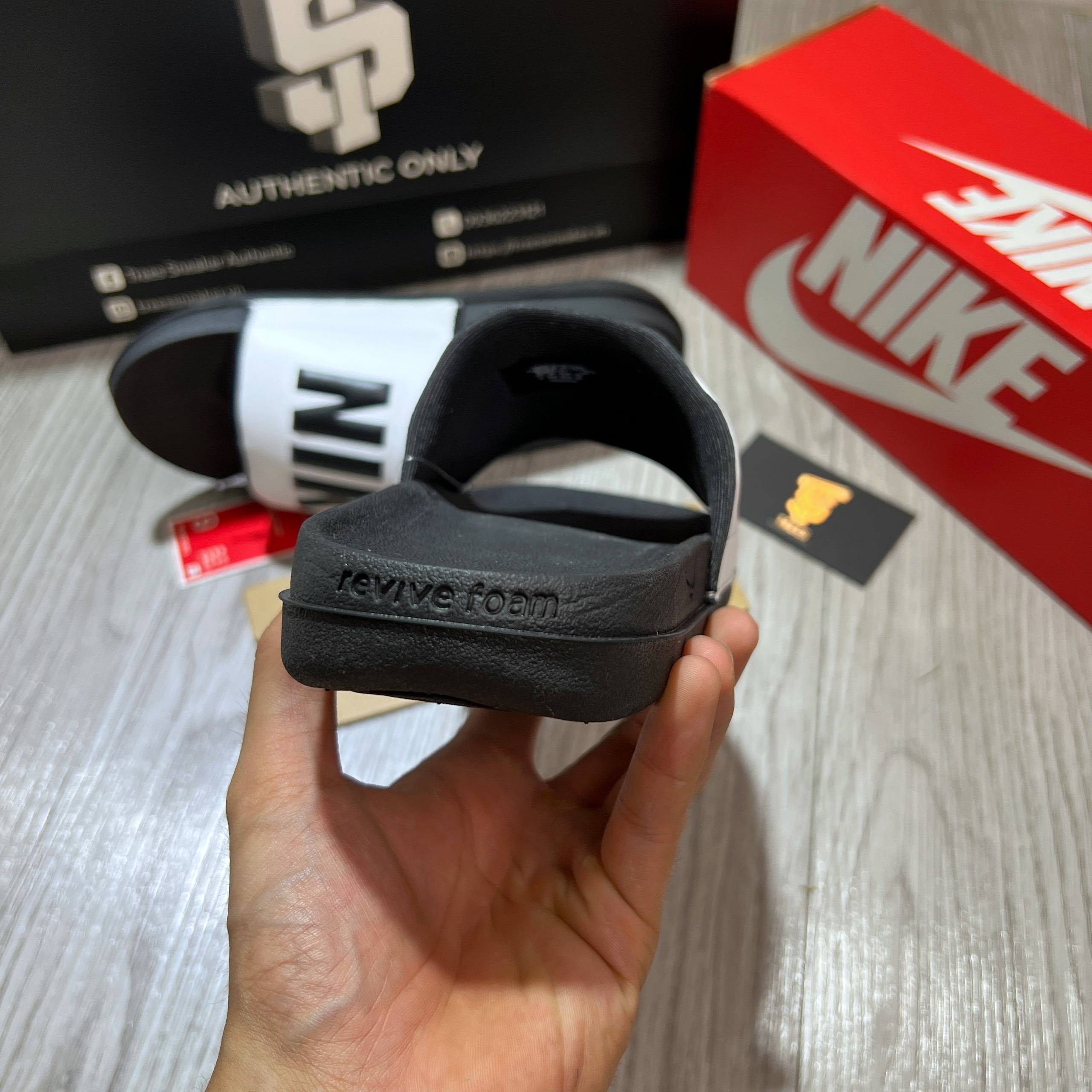 [CHÍNH HÃNG] Dép NIKE OFFCOURT BLACK WHITE BQ4632 011