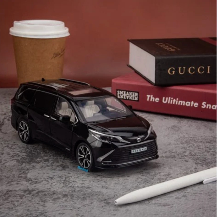Mô hình xe Toyota 1:24