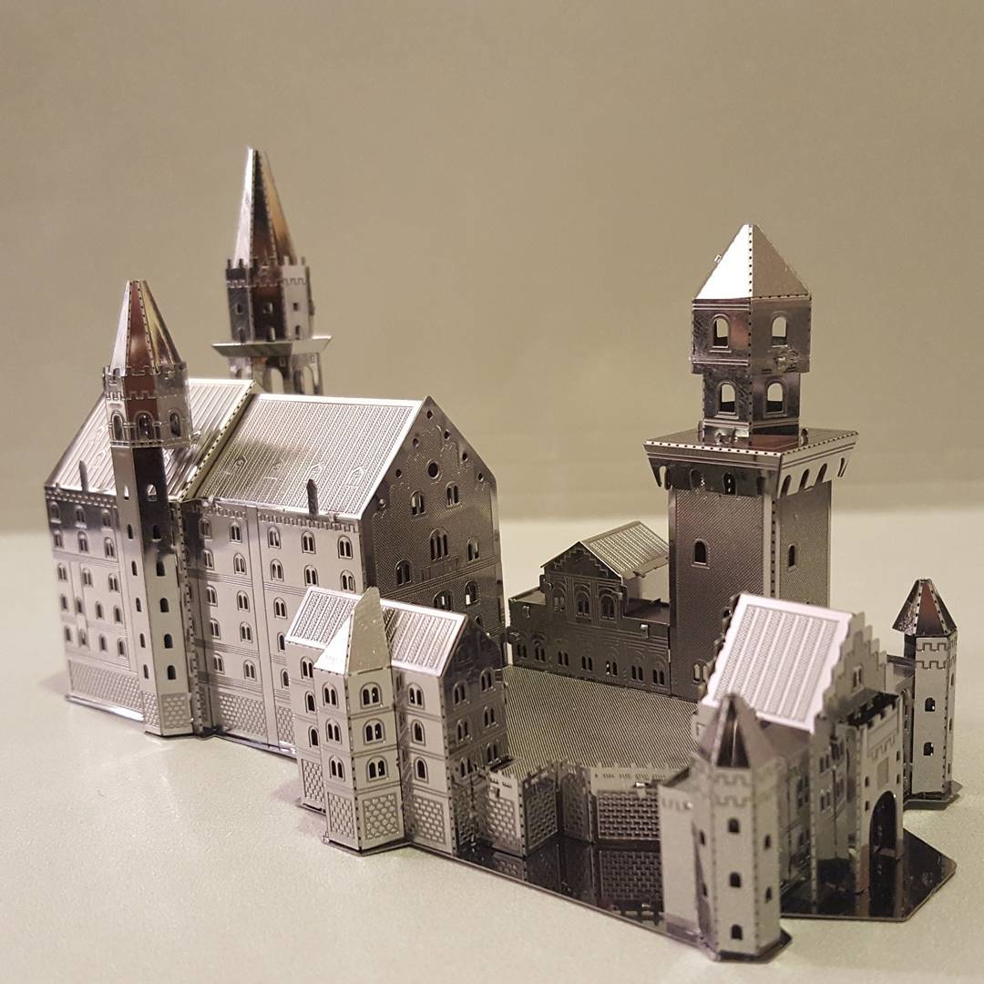 Mô Hình 3D Kim Loại Lắp Ráp Lâu Đài Neuschwanstein Đức [Chưa Lắp]