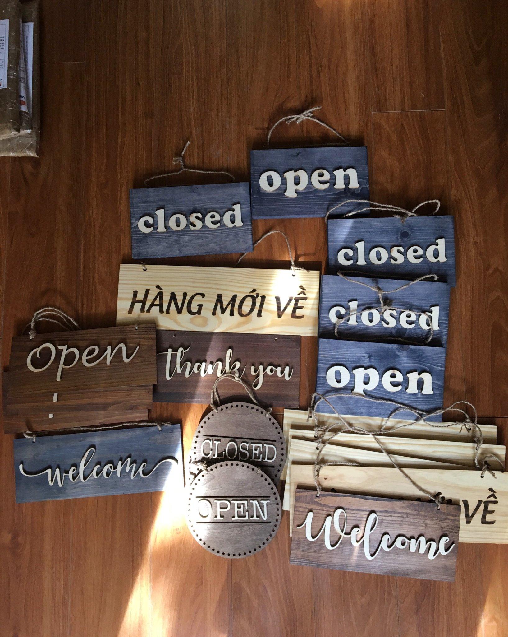 Bảng gỗ treo cửa 2 mặt Open - Close 01 LUXI decor