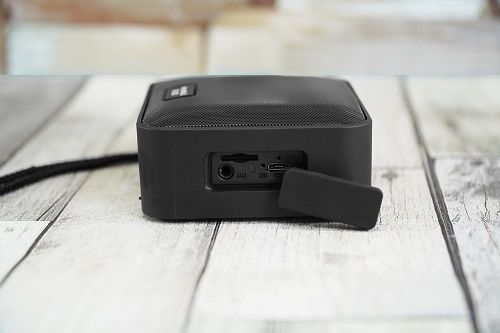 Loa di động nhỏ gọn Bluetooth SoundMax R300- Hàng Chính Hãng