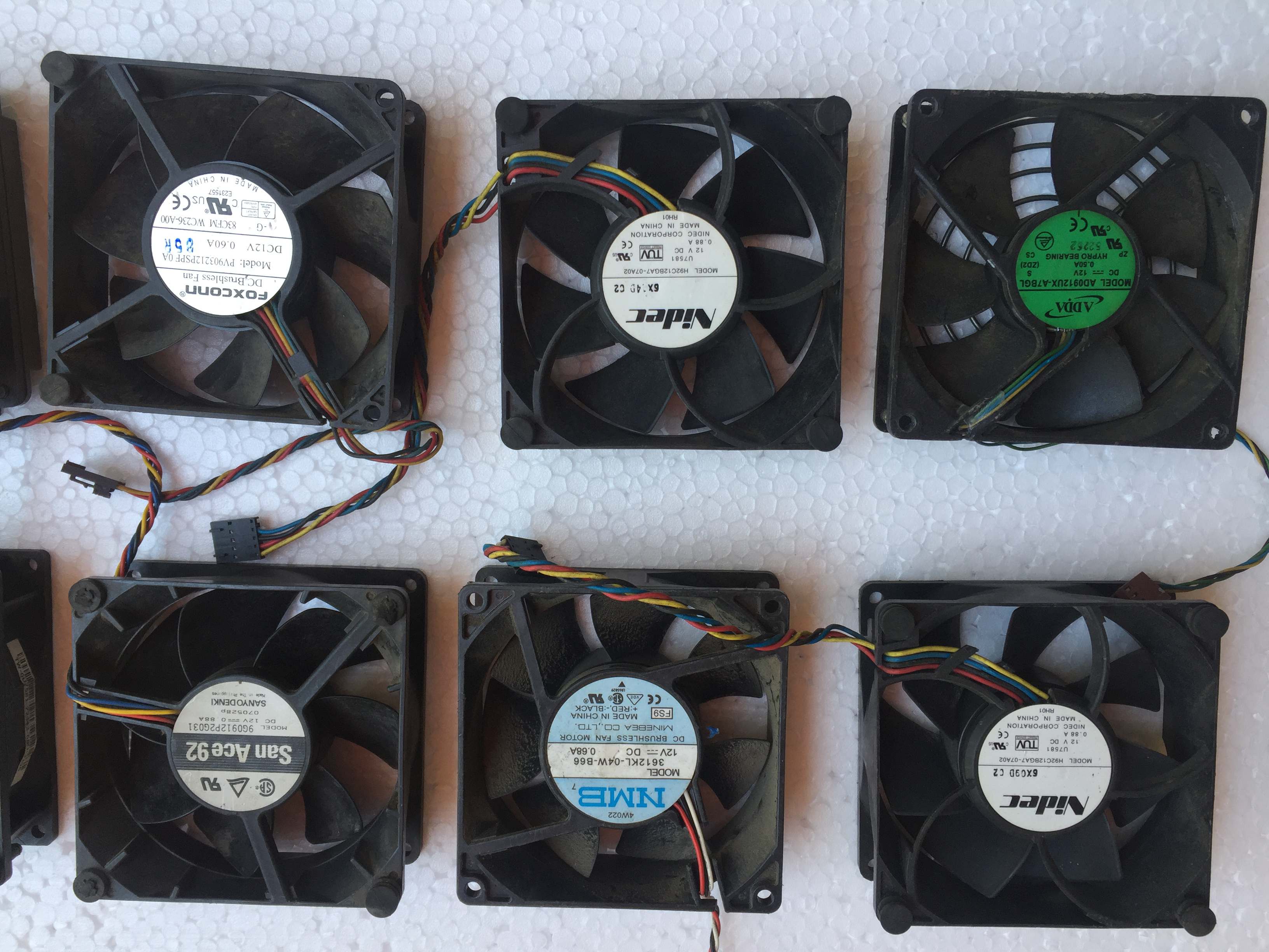 12v fan dimension 9 (9x9cm) fan current from 0.2a-0.5A