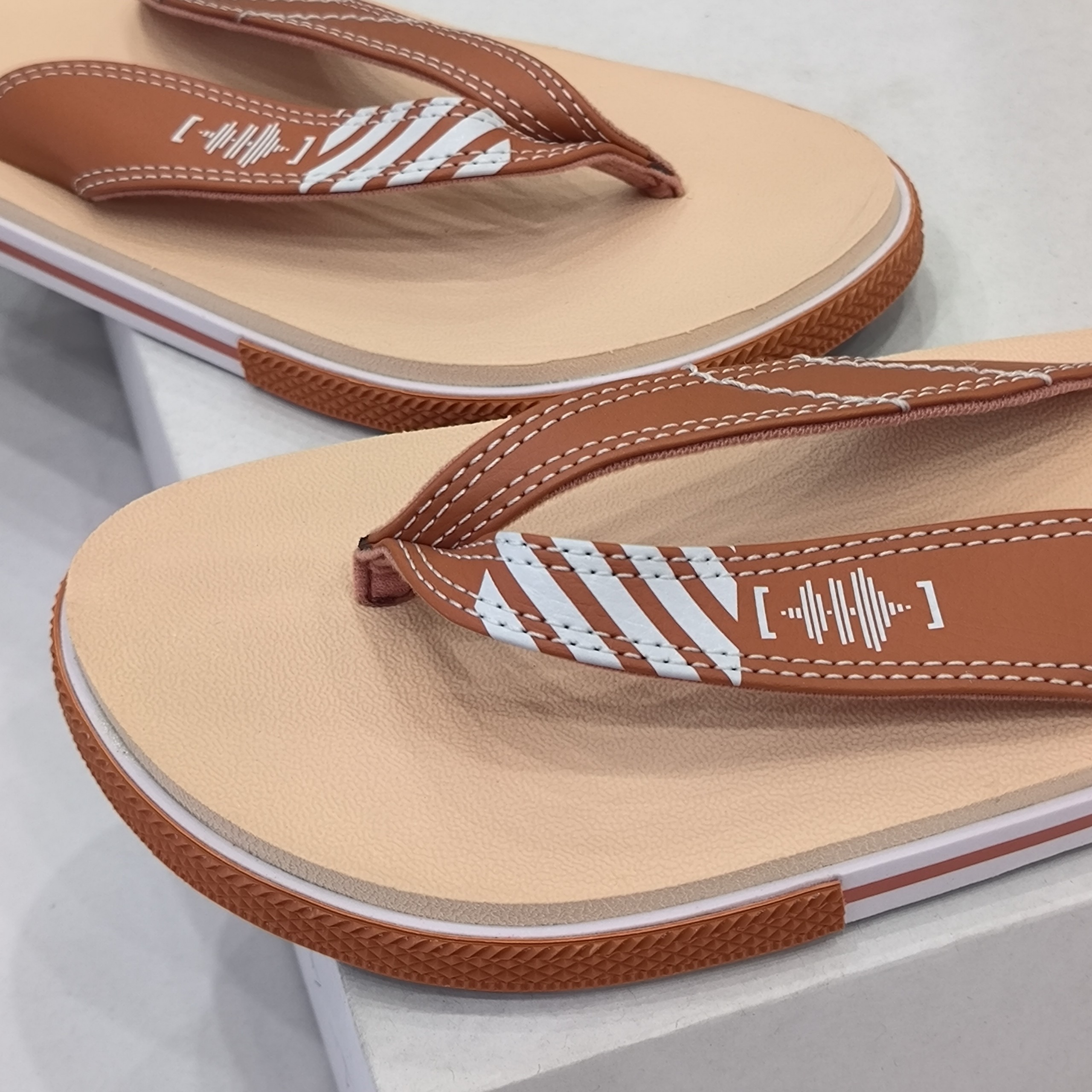 Dép Sneaker Buzz nền da nhạt quai nâu cam 1SBS017