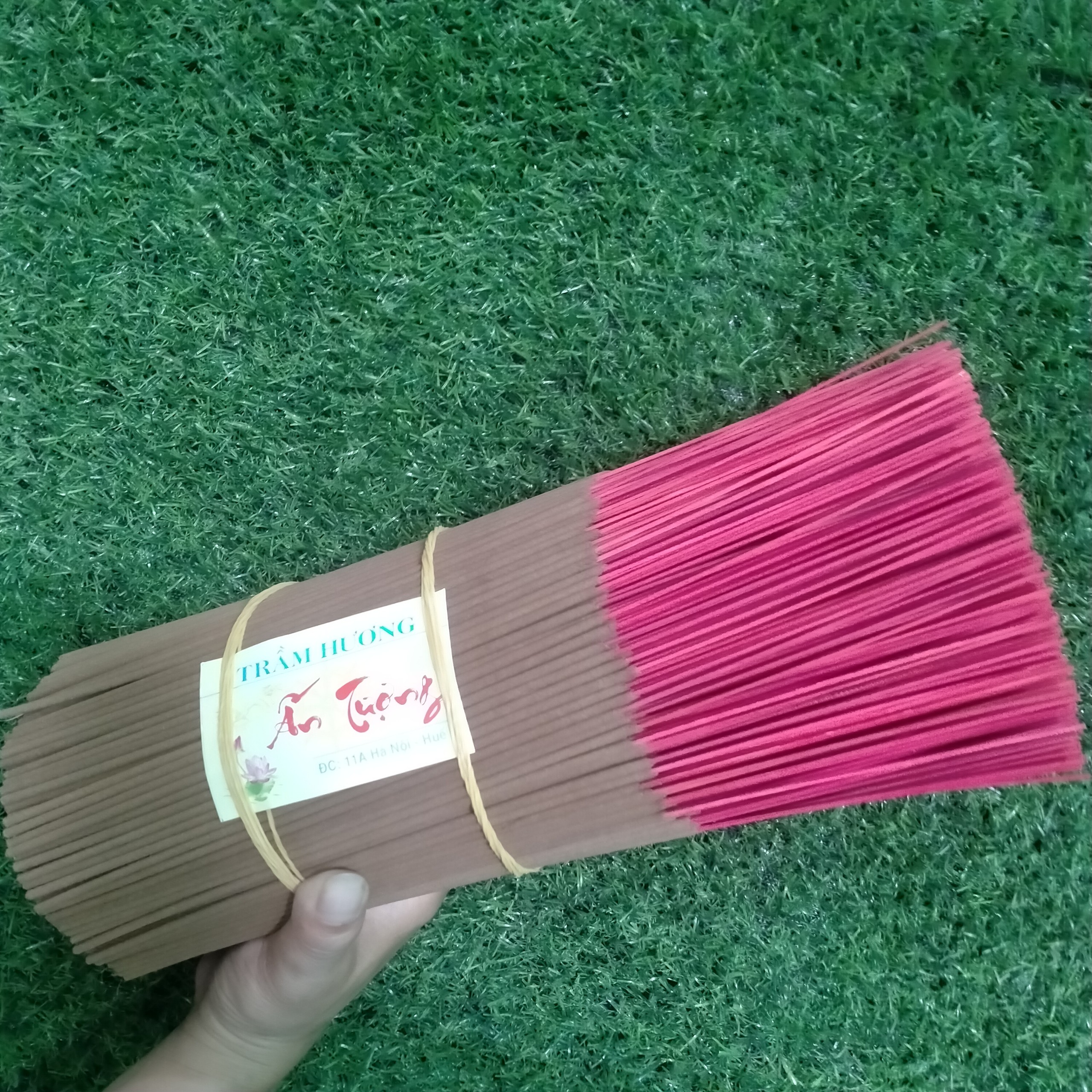 1kg nhang QUẾ huế SẠCH ( THƠM DỊU NHẸ ÍT KHÓI , 700 cây cao 34 cm )