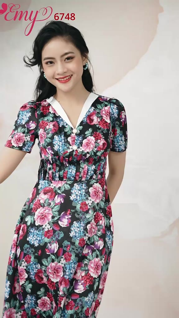 Đầm EMY EM6748 Xoè Cổ V Hoa