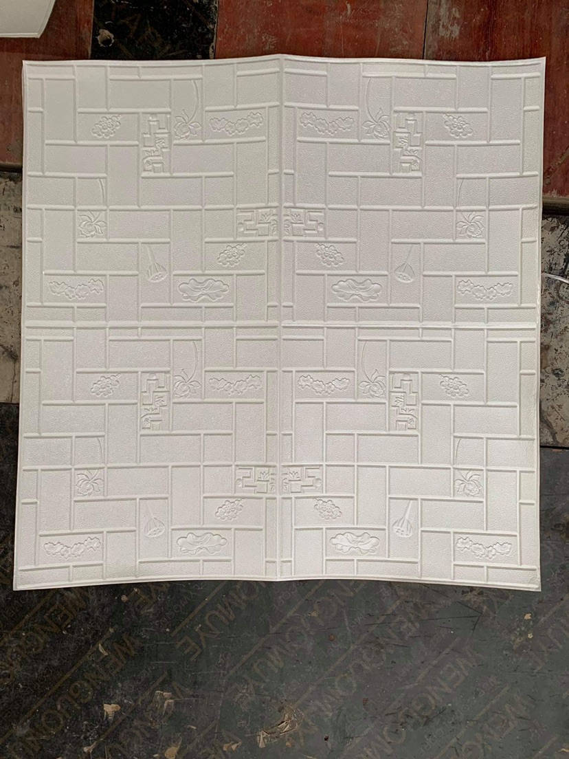 Xốp dán tường hoa văn 70x70cm