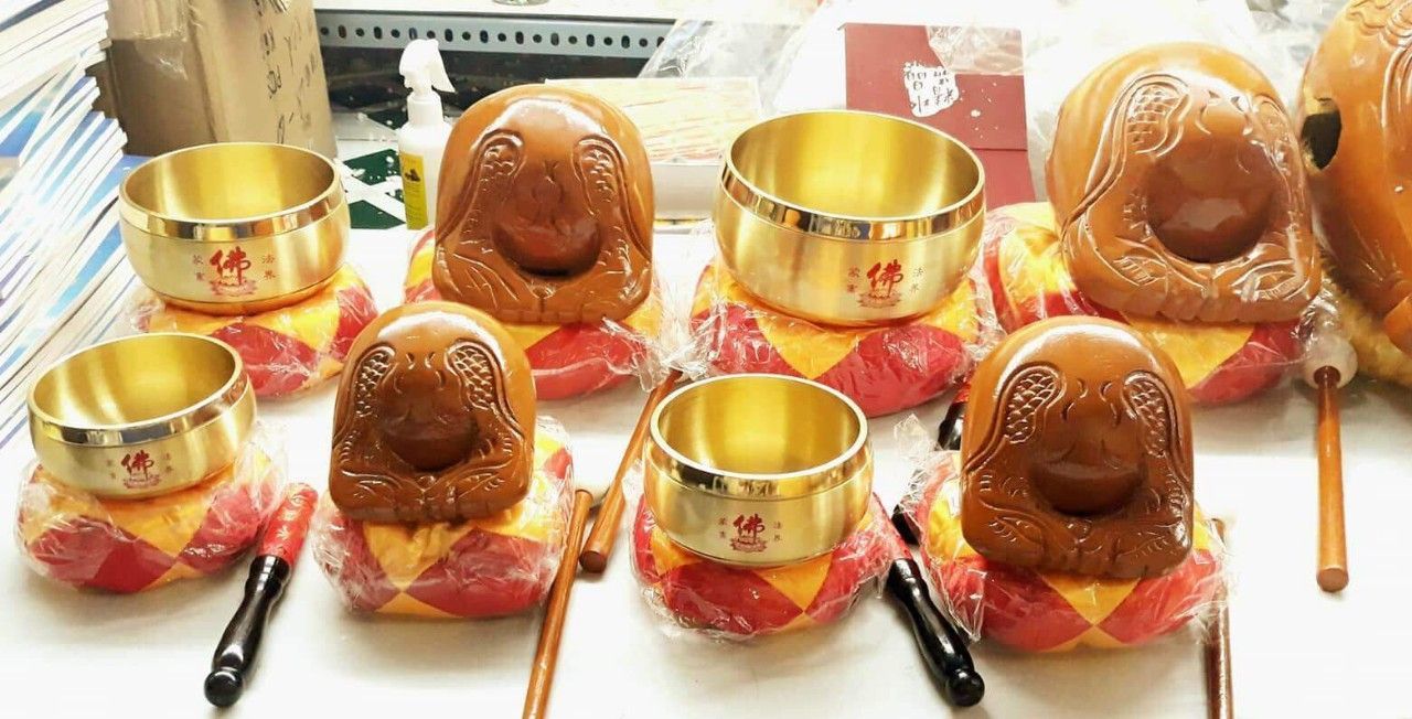 Chuông đồng bát bảo cát tường (  4in = 10cm )