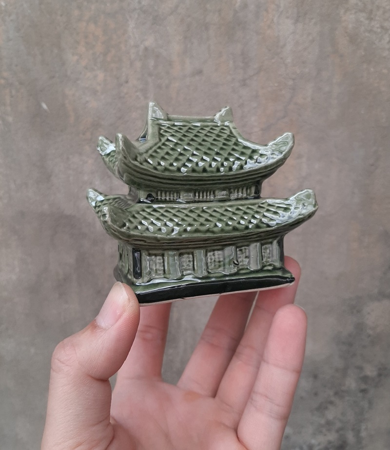 Phụ kiện trang trí bể cá: mẫu Mái chùa