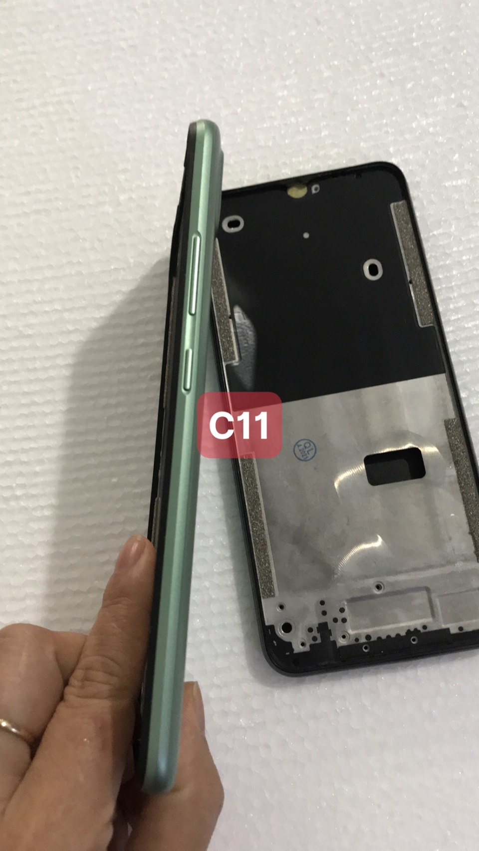 bộ vỏ realme c11 -(gồm xương .lưng.nút bấn .kính came)
